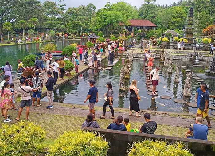 6623d193474ed_tirta gangga.png